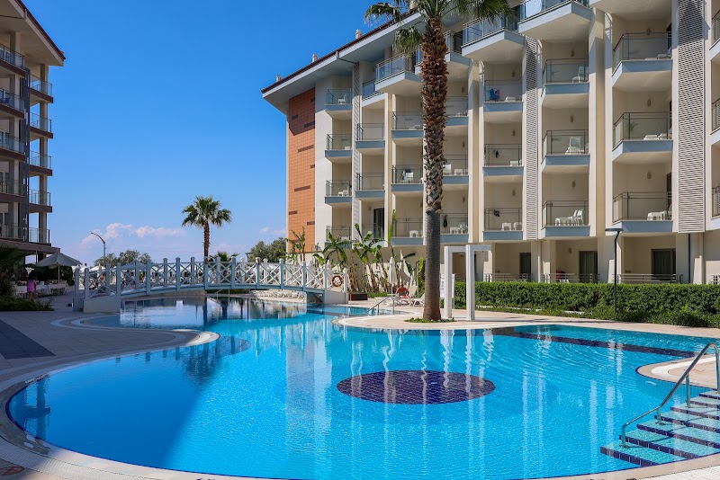 Ramada Hotel & Suites by Wyndham Kusadasi
