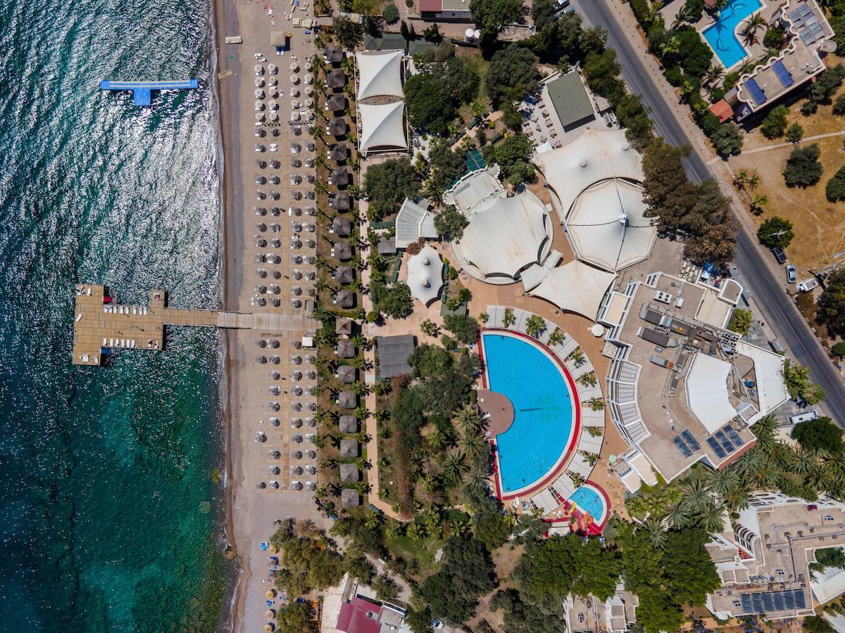 Latanya Park Resort