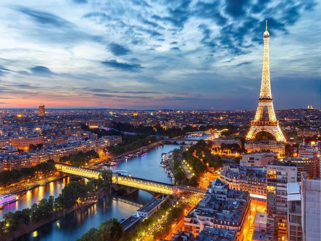Udhëtim në Paris