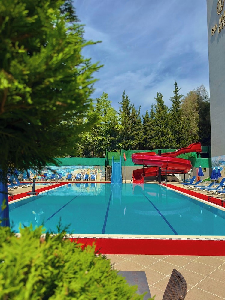 Grand Alisa Hotel