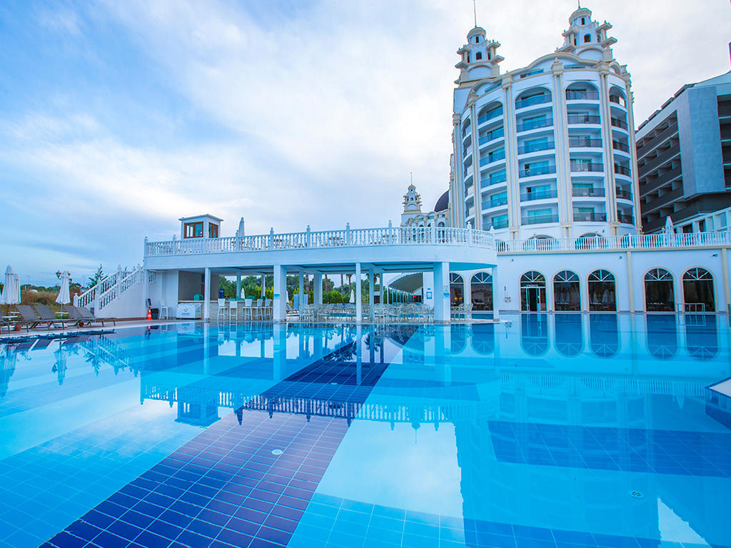 Jadore Deluxe Hotel & Spa