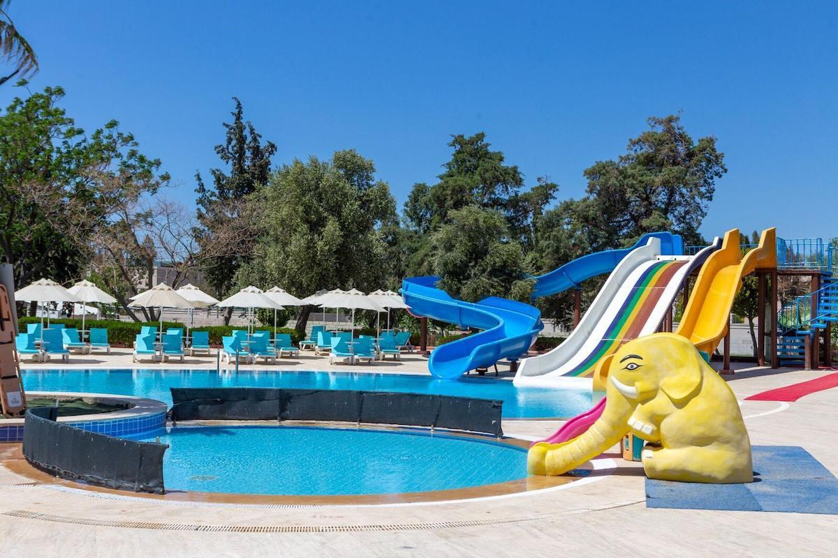 The Holiday Resort Hotel - Foto 3